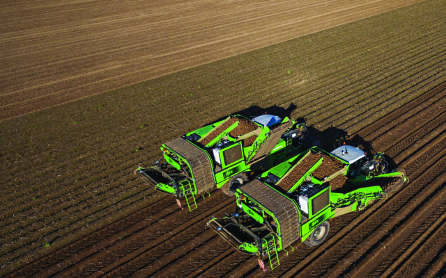 Download: Harvesters_300dpi_222x167mm_C_NR-4737